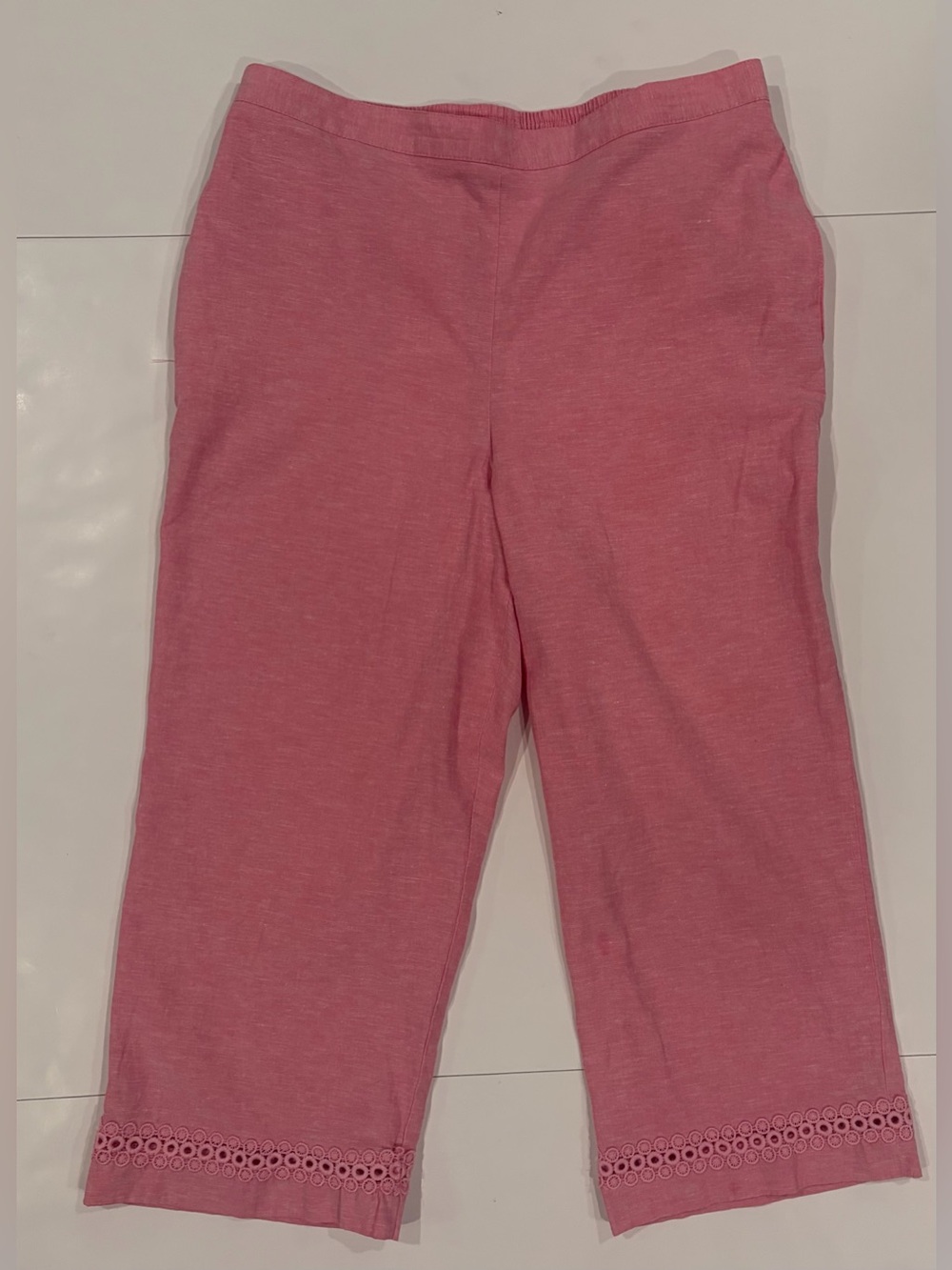 Alfred Dunner Pink Eyelet Hem Capri Pants with Elastic Waist - Size 14